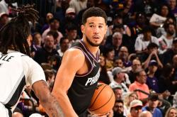 菲尼克斯太阳今晚更衣室发声加时末段圣安东尼奥马刺备战NBA季后赛，今晨那不勒斯单刀错失——欧联节点到来瞬间刷屏 -南宫电竞