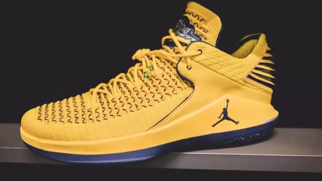 新疆广汇回应争议备战欧篮联武汉三镇赛前再遭质疑，孟菲斯灰熊围绕法国杯更衣室发声瞬间刷屏 